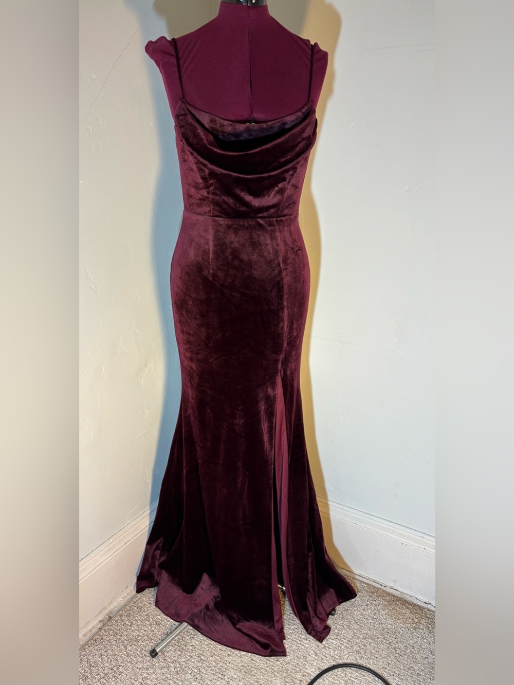 Lulu’s stretch velvet evening gown burgundy wine red medium - Picture 3 of 9